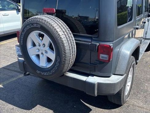 Used 2017 Jeep Wrangler Unlimited Sport w/ Quick Order Package 24S AWD/4WD image 6