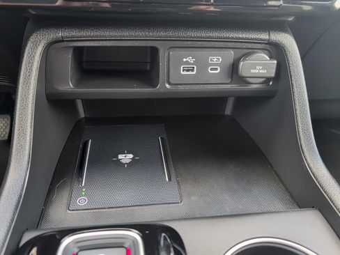 Used 2025 Honda Pilot Black Edition image 28