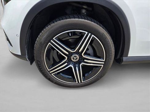 Certified 2026 Mercedes-Benz GLC 300 image 21