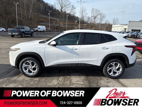 New 2026 Chevrolet Trax LS w/ LS Convenience Package image 2