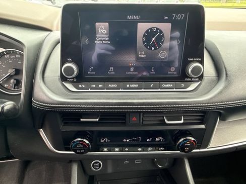 Used 2023 Nissan Rogue SV FWD image 28