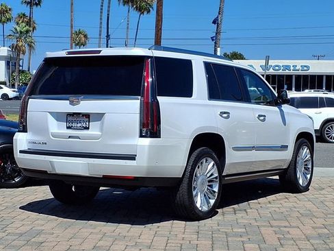 Used 2017 Cadillac Escalade Platinum AWD/4WD image 5