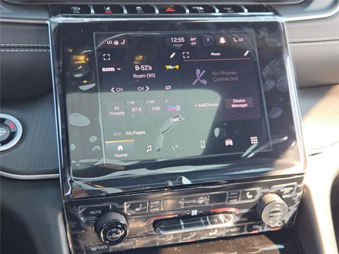 Used 2025 Jeep Grand Cherokee L Altitude image 29