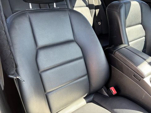 Used 2015 Mercedes-Benz GLK 350 2WD image 24