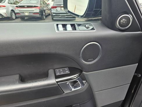 Used 2020 Land Rover Range Rover Sport HSE image 33