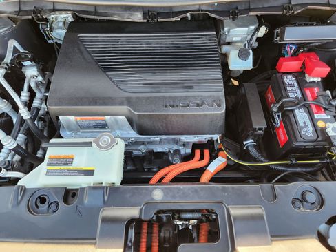 Used 2021 Nissan Leaf SV w/ SV Technology Package image 34