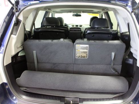 Used 2011 Toyota Highlander Limited w/ Tow Pkg AWD/4WD image 32