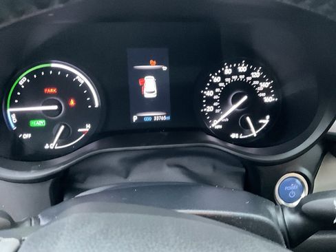 Used 2022 Toyota Sienna XLE image 11