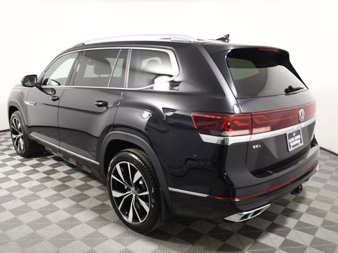 Used 2025 Volkswagen Atlas SEL Premium R-Line image 3