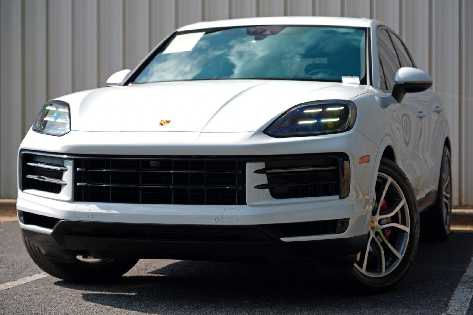Used 2024 Porsche Cayenne S w/ Sport Chrono Package AWD/4WD image 3