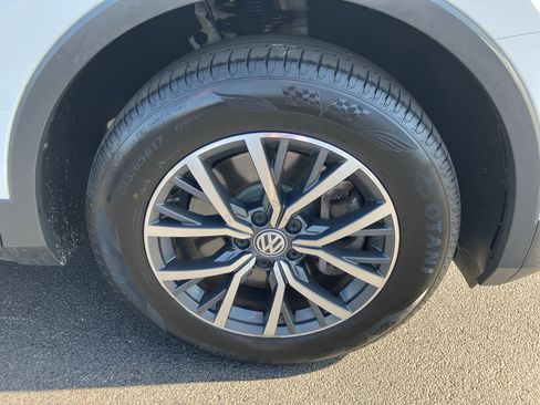 Used 2019 Volkswagen Tiguan SE AWD/4WD image 10