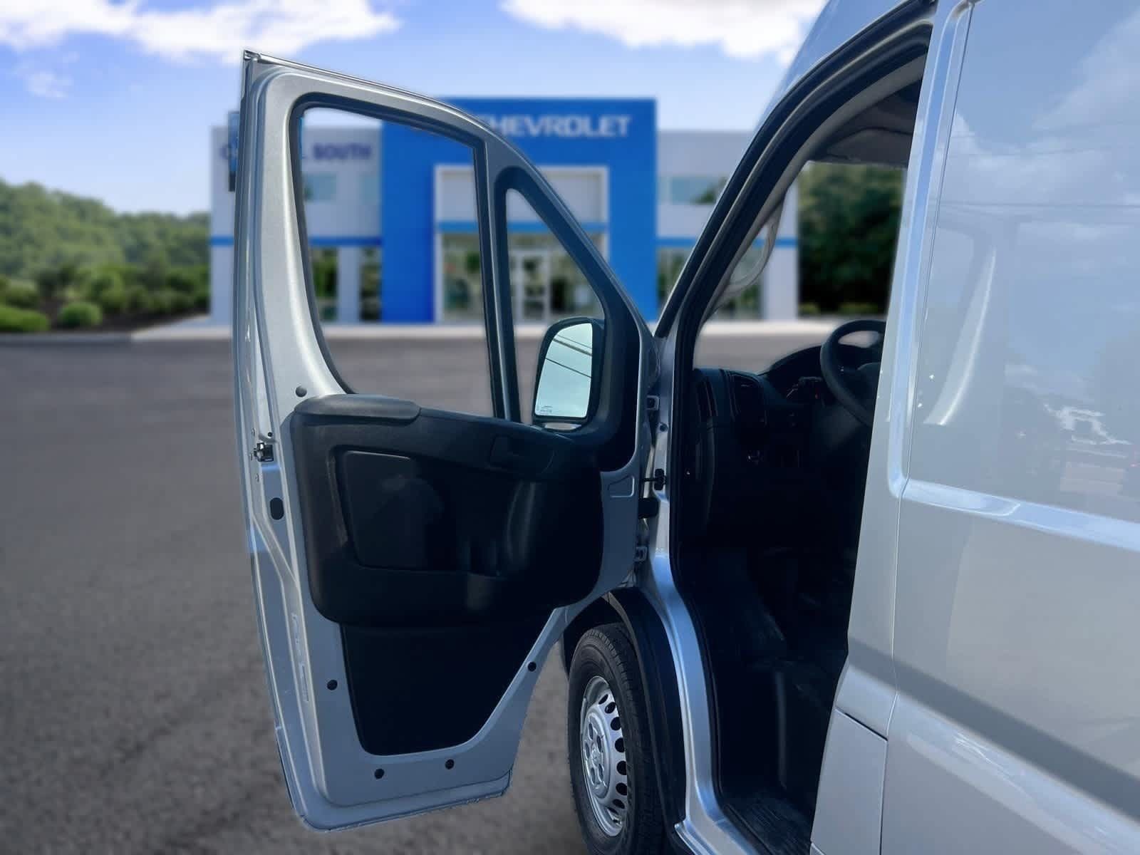 Used 2024 RAM ProMaster 2500 w/ Power Group FWD image 15