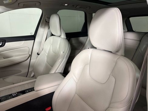 Used 2022 Volvo XC60 B6 Inscription w/ Advanced Package image 19