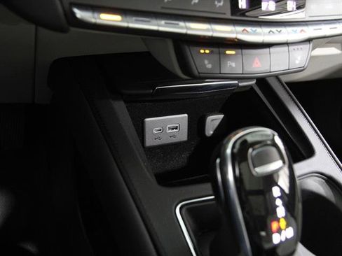 Used 2021 Cadillac XT4 Premium Luxury w/ Cold Weather Package image 17