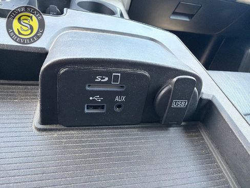 Used 2013 RAM 1500 Laramie w/ Convenience Group AWD/4WD image 25