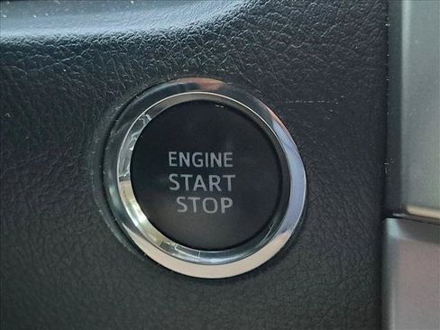 Used 2020 Toyota 4Runner SR5 Premium w/ Moonroof Package RWD image 19