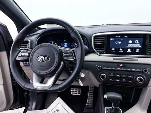 Used 2022 Kia Sportage Nightfall Edition image 4