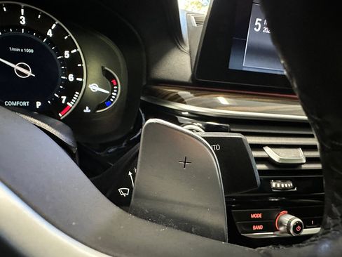 Used 2018 BMW M550i xDrive image 42