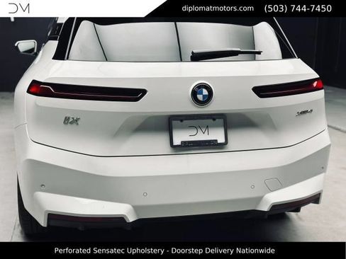 Used 2026 BMW iX xDrive45 AWD/4WD image 16