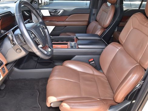 Used 2023 Lincoln Navigator Reserve AWD/4WD image 10