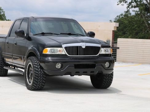 Used 2002 Lincoln Blackwood RWD image 11