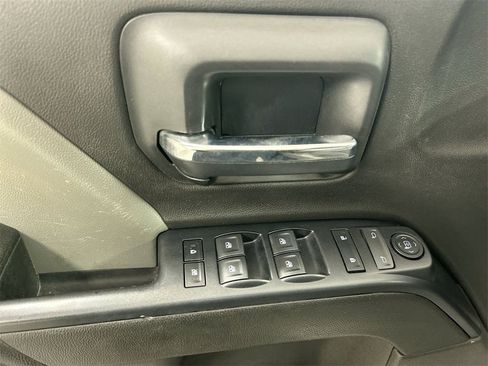 Used 2018 Chevrolet Silverado 1500 Custom w/ Custom Value Package image 11