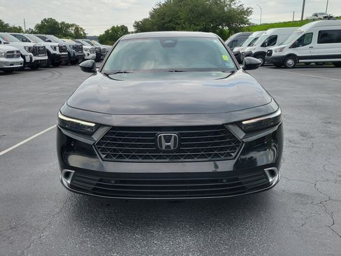 Used 2024 Honda Accord Touring image 2