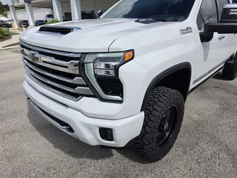Used 2024 Chevrolet Silverado 2500 High Country w/ Technology Package AWD/4WD image 15