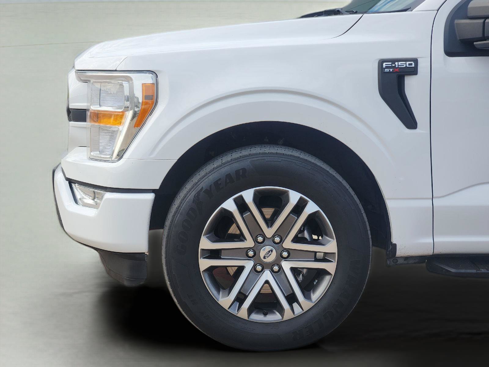 Used 2022 Ford F150 XL w/ STX Appearance Package RWD image 9