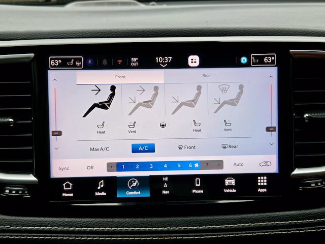 Used 2021 Chrysler Pacifica Limited w/ Uconnect Theater Family Group FWD image 23