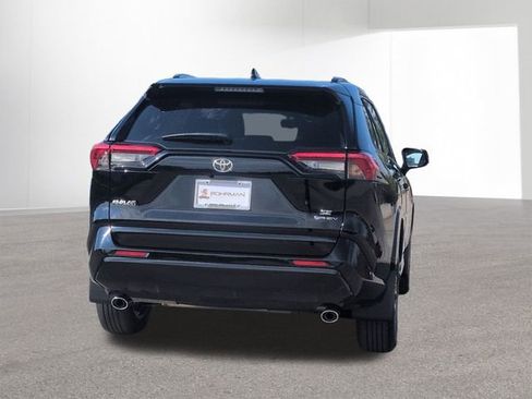 New 2025 Toyota RAV4 SE image 5