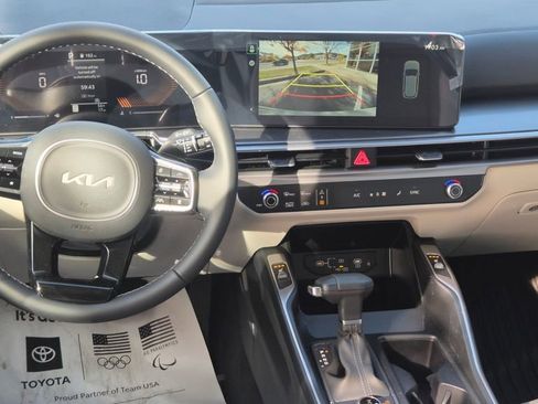 New 2025 Kia Sorento S image 3