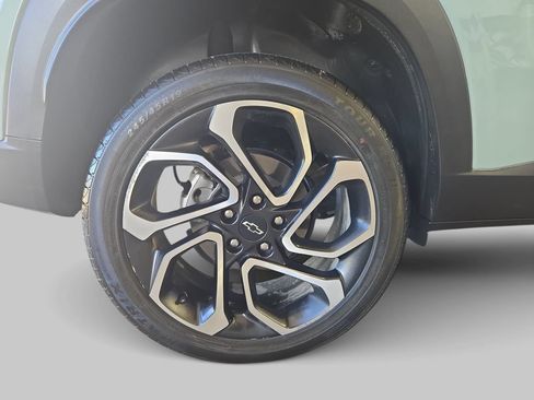 Used 2024 Chevrolet Trax RS w/ Driver Confidence Package FWD image 36