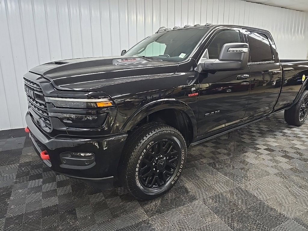 Used 2025 RAM 3500 Limited AWD/4WD image 8
