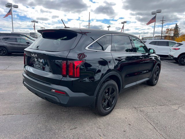 Used 2023 Kia Sorento LX FWD image 5