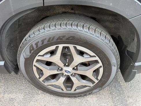 Used 2020 Subaru Forester Premium AWD/4WD image 14