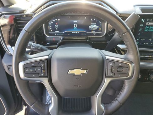Used 2022 Chevrolet Silverado 1500 LT image 17