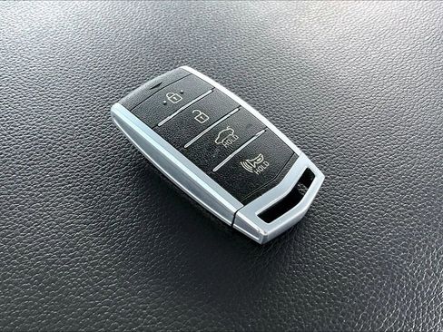 Used 2017 Genesis G80 3.8 w/ Option Group 03 image 32