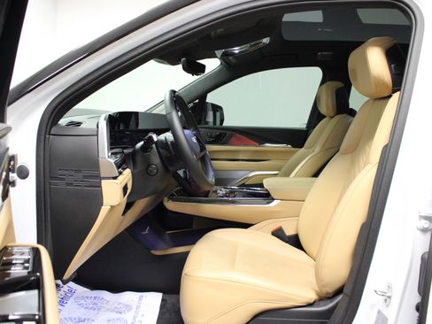 Used 2025 Cadillac Escalade IQ Sport 2 AWD/4WD image 12