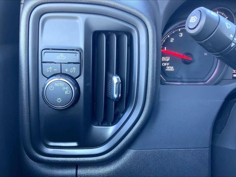 Certified 2022 Chevrolet Silverado 1500 Custom image 32