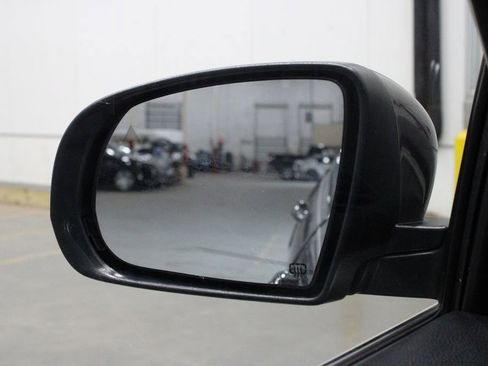 Used 2019 Jeep Cherokee Limited image 41