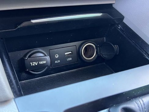 Used 2017 Hyundai Elantra SE image 27