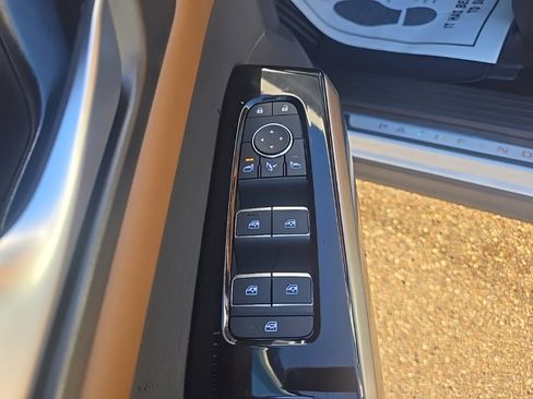 New 2025 Nissan Pathfinder Platinum image 11