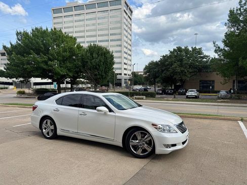 Used 2011 Lexus LS 460 w/ Comfort Pkg RWD image 8