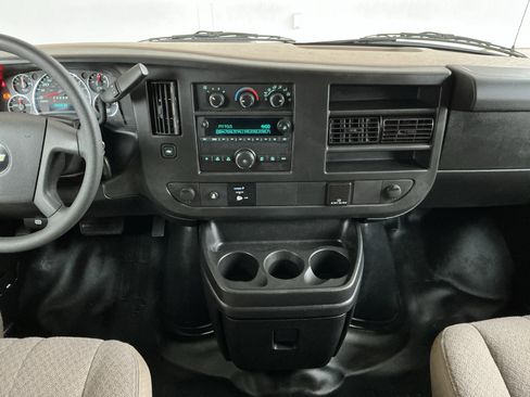 Used 2017 Chevrolet Express 2500 image 9