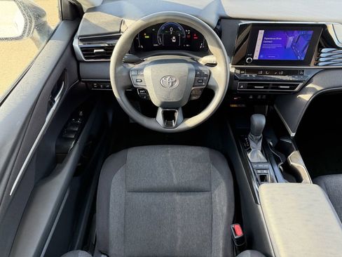 Used 2025 Toyota Camry LE FWD image 14