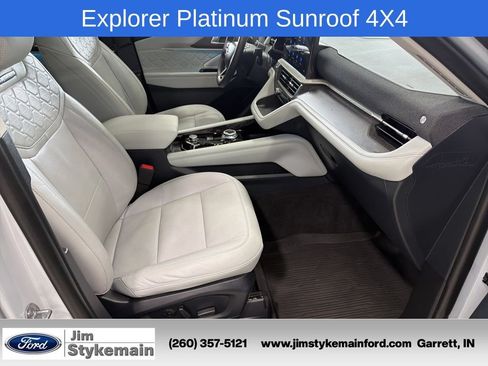 Used 2026 Ford Explorer Platinum w/ LUX Leather Package AWD/4WD image 39