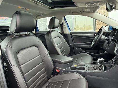 Used 2024 Volkswagen Jetta SE image 27