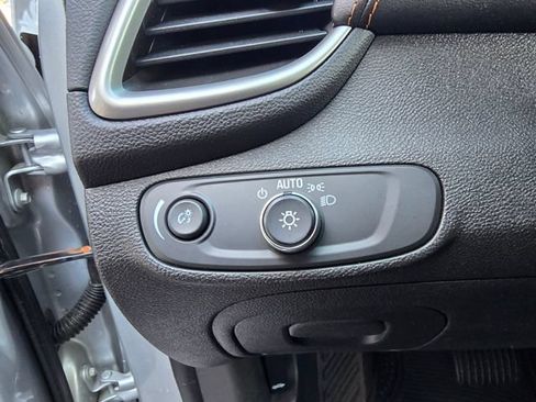 Used 2020 Chevrolet Trax LS FWD image 10