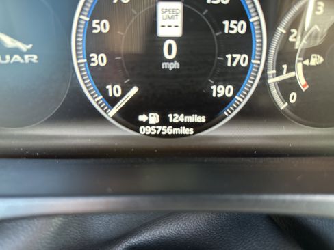 Used 2017 Jaguar F-PACE S image 21